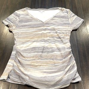 New York & Company ladies v neck